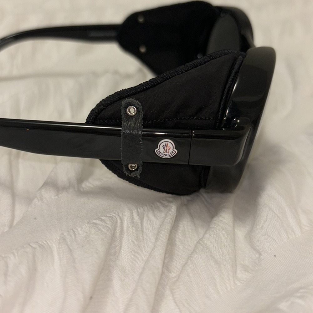 Moncler Black Sunglasses - Picture 3 of 3